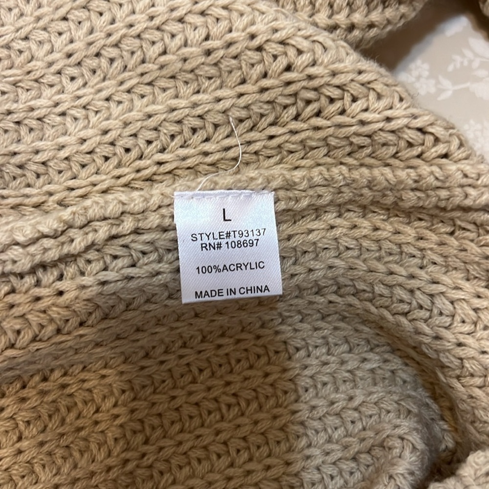 Forever, 21 beige/taupe cold shoulder sweater size L - Picture 5 of 8